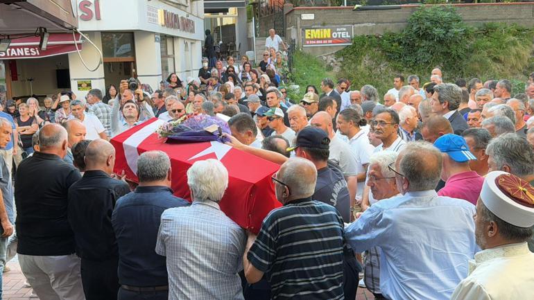 Kalp krizinden ölen tarihçi- yazar Necdet Sakaoğlu, son yolculuğuna uğurlandı