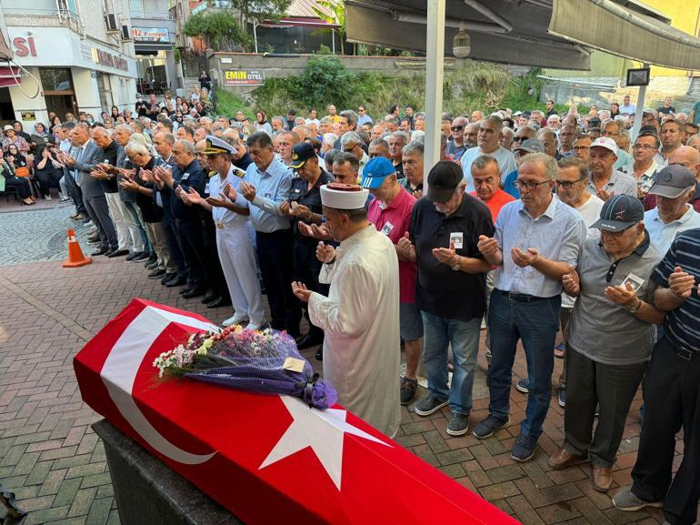 Kalp krizinden ölen tarihçi- yazar Necdet Sakaoğlu, son yolculuğuna uğurlandı