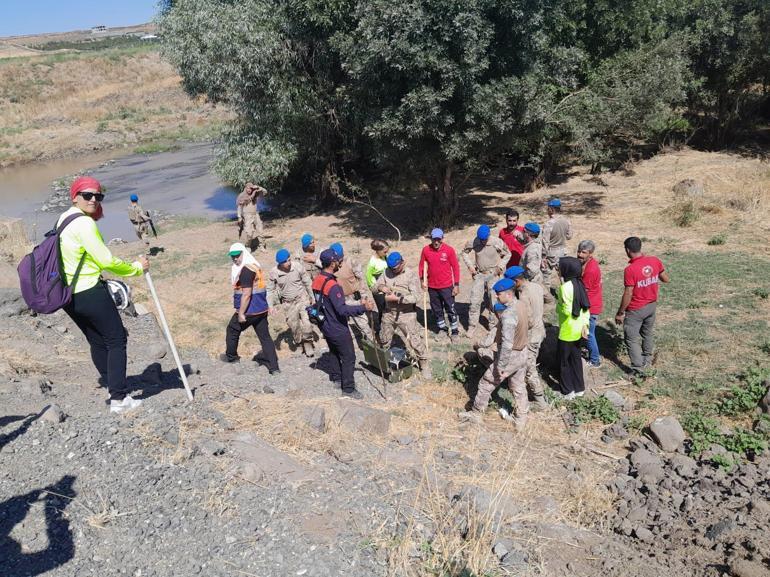 Narini arama çalışmalarında 10uncu gün; cuma namazında dualar edildi