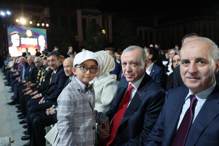 Erdoğan: Büyük Zaferden aldığımız ilham ve cesaretle, ülkemizi daha aydınlık geleceğe taşımak için var gücümüzle çalışıyoruz