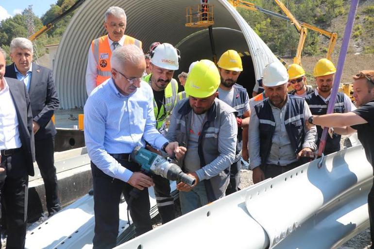 Bakan Uraloğlu: Bolu Dağı Tünelinin 67 metrelik çelik yapı imalatında 27 metre ilerleme sağladık