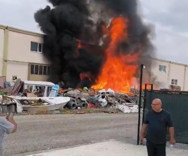 Ankarada kereste ve polyester fabrikasında çıkan yangın söndürüldü