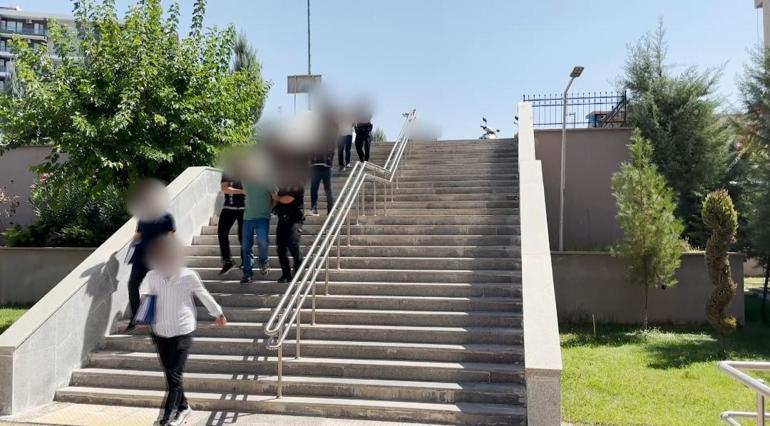 Batmanda kafeye silahlı saldırı kamerada; 4 şüpheli tutuklandı