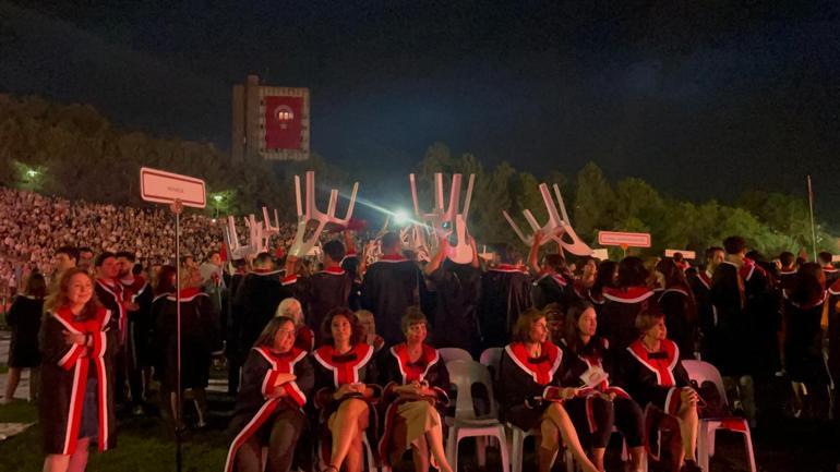 ODTÜ 2023- 2024 eğitim- öğretim yılı mezuniyet töreninde elektrik kesintisi ve protesto