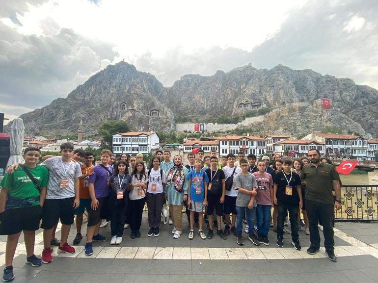 Sultangazi Belediyesi’nden başarılı öğrencilere Karadeniz turu