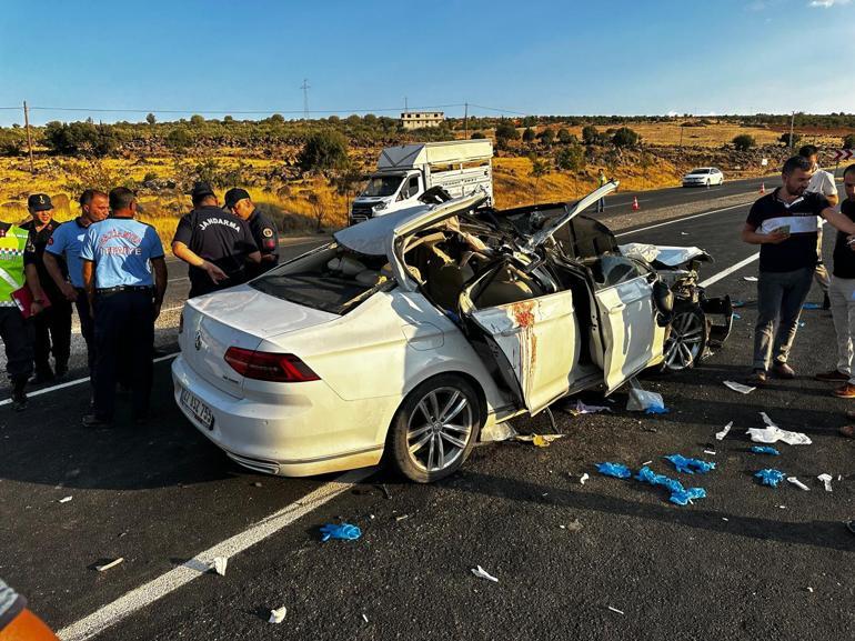 Gaziantepte otomobil, kamyonun altına girdi; 2 kardeş öldü, 8 kişi yaralandı