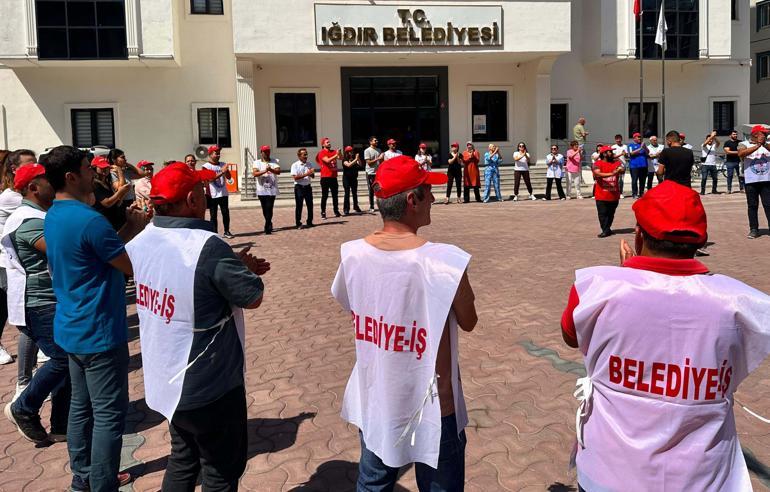 İşten çıkarılan işçilerden 60’ıncı günde halaylı protesto