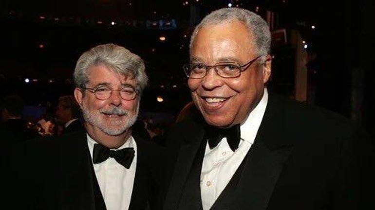 Darth Vaderın sesi James Earl Jones hayatını kaybetti