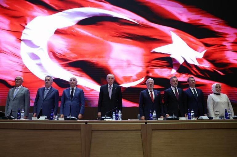 Cumhurbaşkanı Erdoğan: Sayın Özelin, millete özür borcu olduğuna inanıyoruz