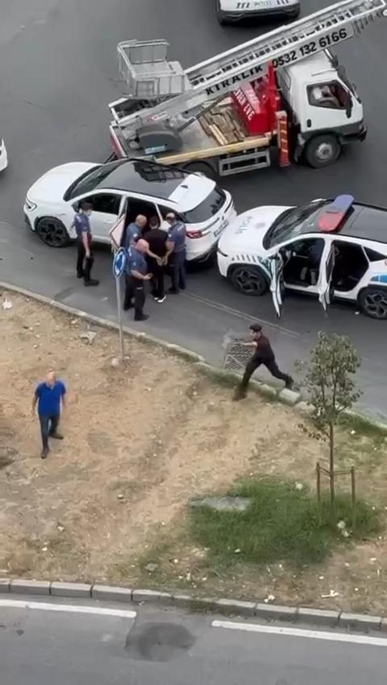 Kocaelinde polis aracına çarparak kaçan şüpheliler Başakşehirde yakalandı