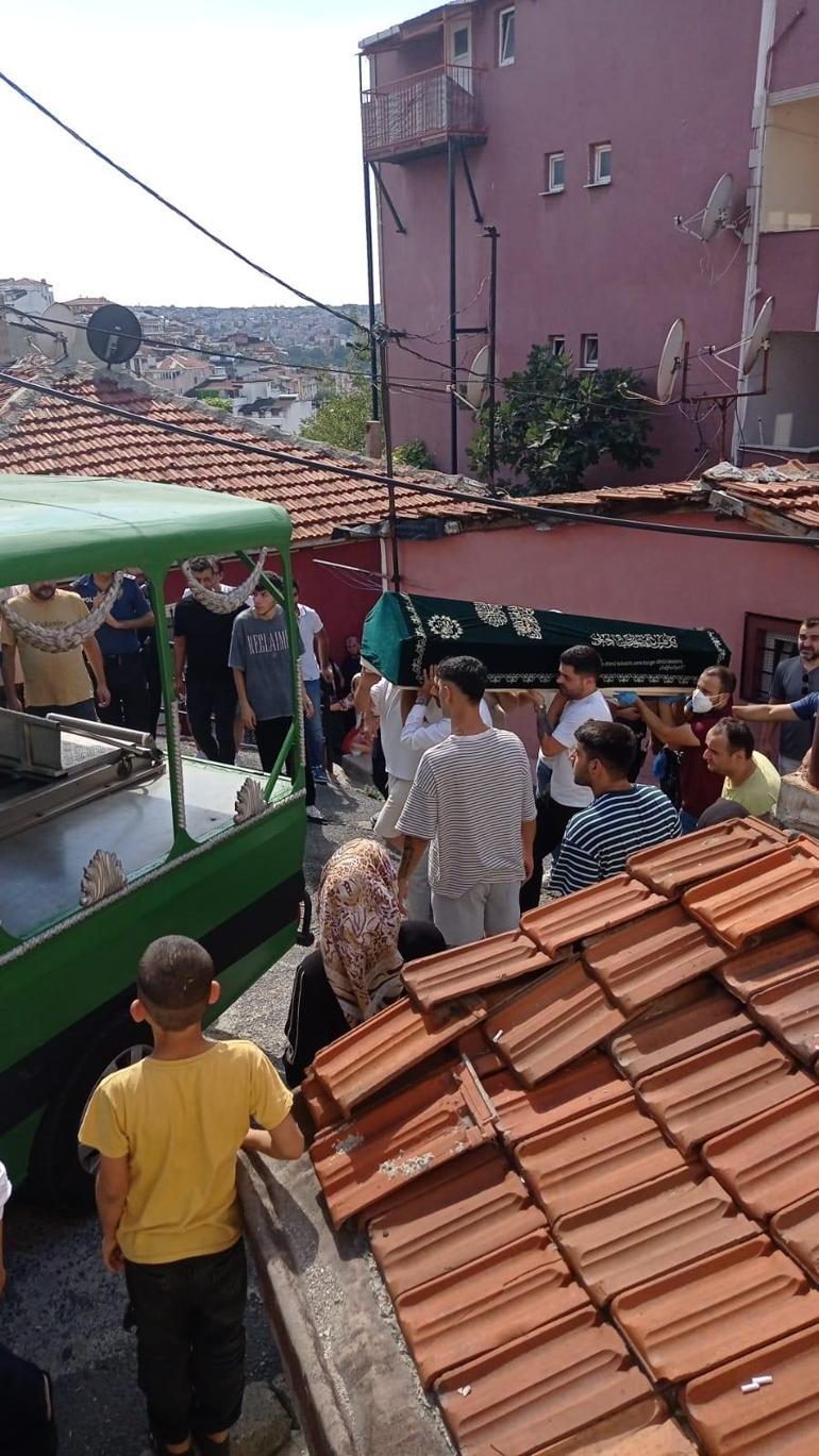 Beyoğlunda annesini öldürüp iki gün cesediyle yaşadı