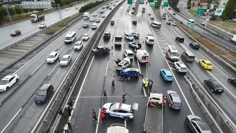 Bağcılar TEMde zincirleme trafik kazası: 2 ölü 5 yaralı