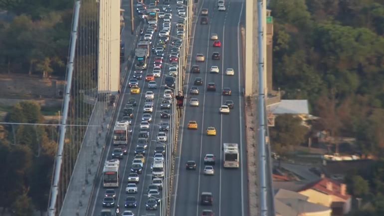 Estonyalı atlet 15 Temmuz Köprüsünü halat üzerinde yürüyerek geçti