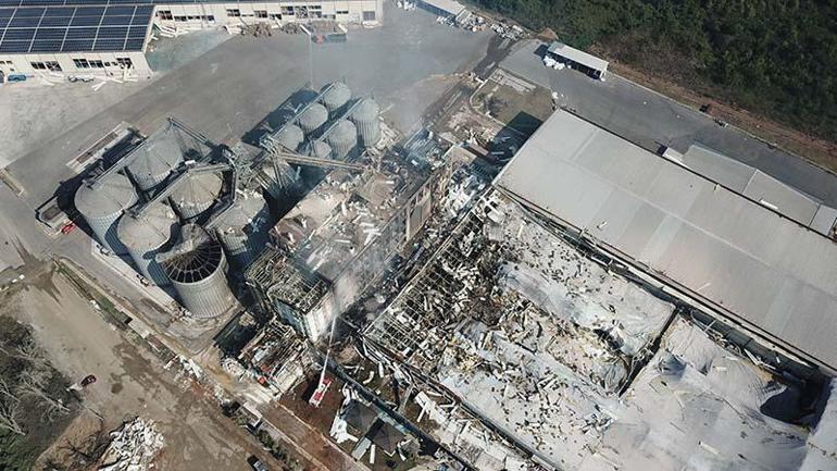 Hendekte, 1 kişinin öldüğü, 30 kişinin yaralandığı makarna fabrikasında soğutma çalışması