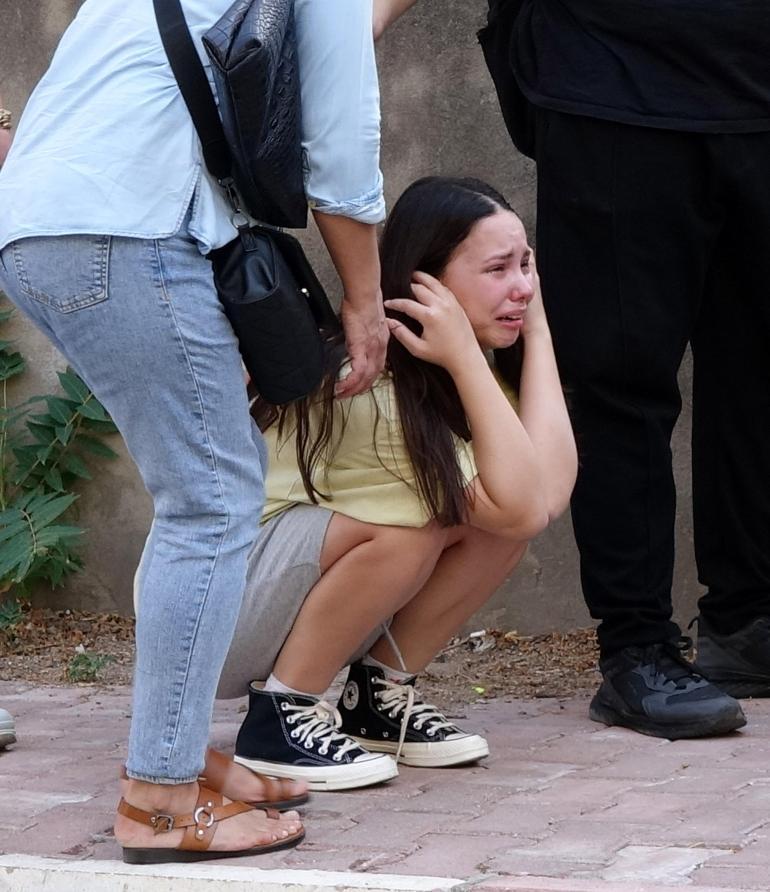 Kötü koku ihbarına gelen polis, dairede cansız bedenini buldu