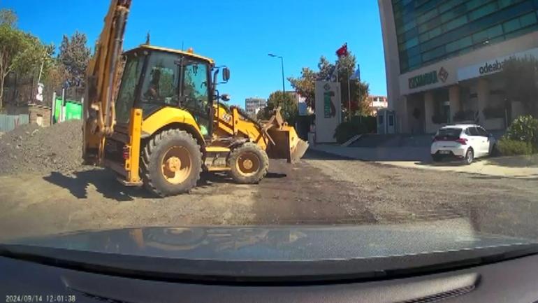 Bağcılarda iş makinesinin karıştığı kaza kamerada