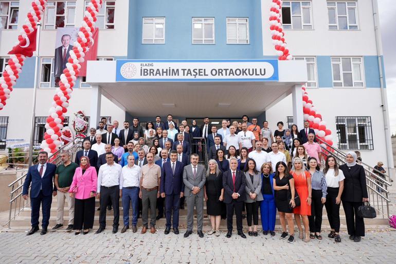 Bakan Tekin: Evrensel laiklik anlayışı ile bağdaşır, özgür bir Türkiye noktasındayız