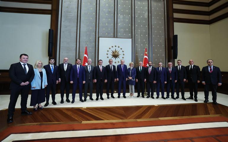 Cumhurbaşkanı Erdoğan, TFF Başkanı Hacıosmanoğlu ve heyetini kabul etti