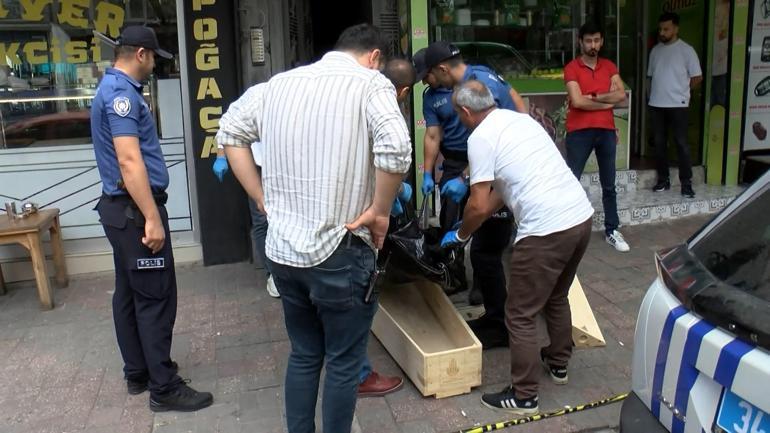 Esenlerde taciz ettiğini öne sürdüğü arkadaşını bıçakla öldürdü