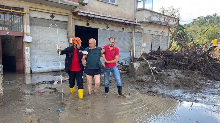 Trabzonda doğu ilçelerini vuran selin izleri siliniyor