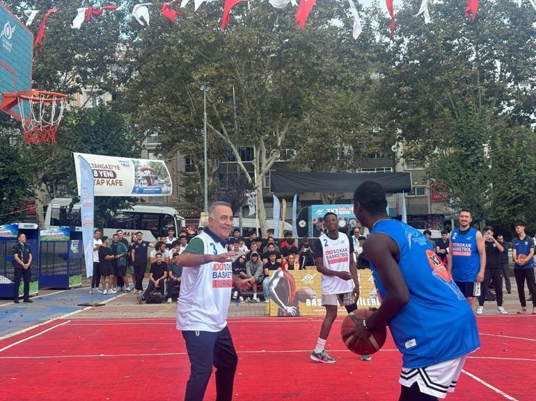 Sultangazi’de 4üncü geleneksel ‘3x3 Sokak Basketbol Turnuvası’ düzenlendi