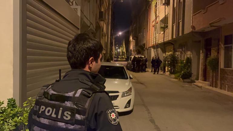 Polis ekibine, evinin penceresinden silah doğrultan şüpheli tutuklandı