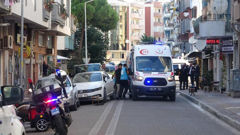 Çanakkalede tabanca ve bıçaklı kavga polis merkezinin önüne taştı; kameradaki olayda 6 yaralı, 11 gözaltı