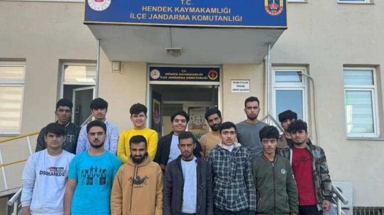 Sakaryada TIR dorsesinde 14 kaçak göçmen yakalandı, 2 organizatör tutuklandı