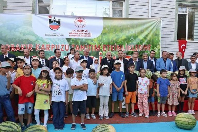 Diyarbakırda 72 yaşındaki üreticinin 48 kilo 700 gramlık karpuzu, yarışmada 1inci seçildi