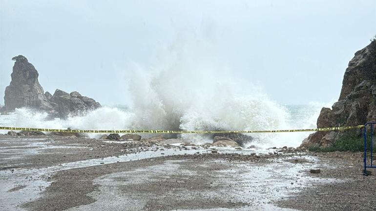 Bartın Irmağı’nın taşma riskine kum çuvallı bariyer önlemi