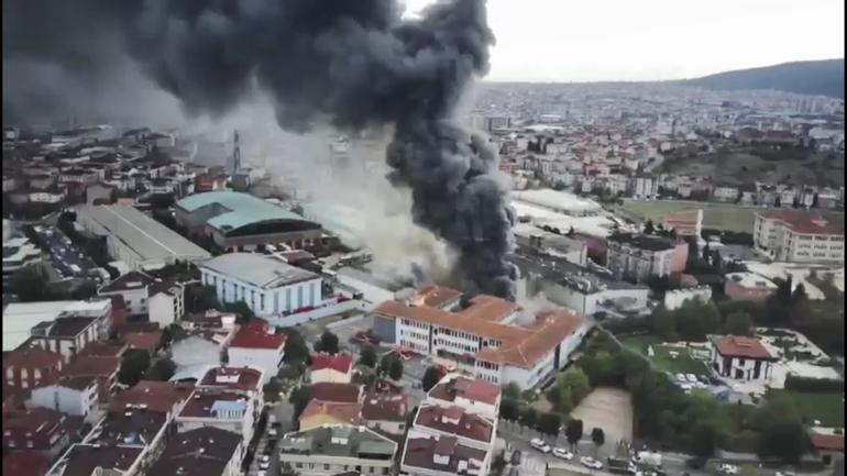 Sancaktepede soğuk hava deposunda çıkan yangın söndürüldü