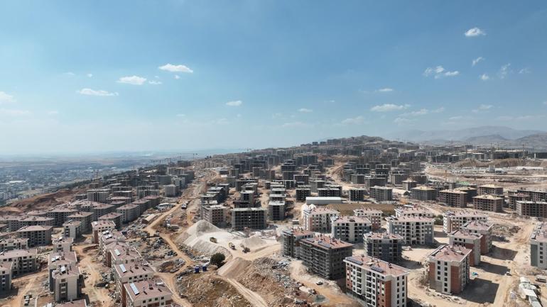 Bakan Kurum: Adıyaman İnderede 9 bin 603 konut için gece gündüz çalışıyoruz