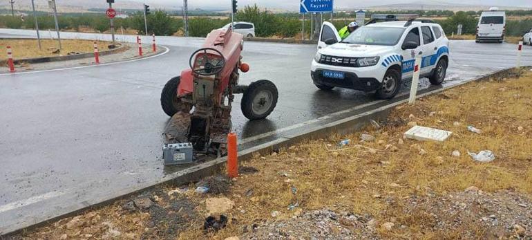 Yolcu otobüsüyle çarpışan traktör ikiye bölündü: 1 ölü, 1 yaralı