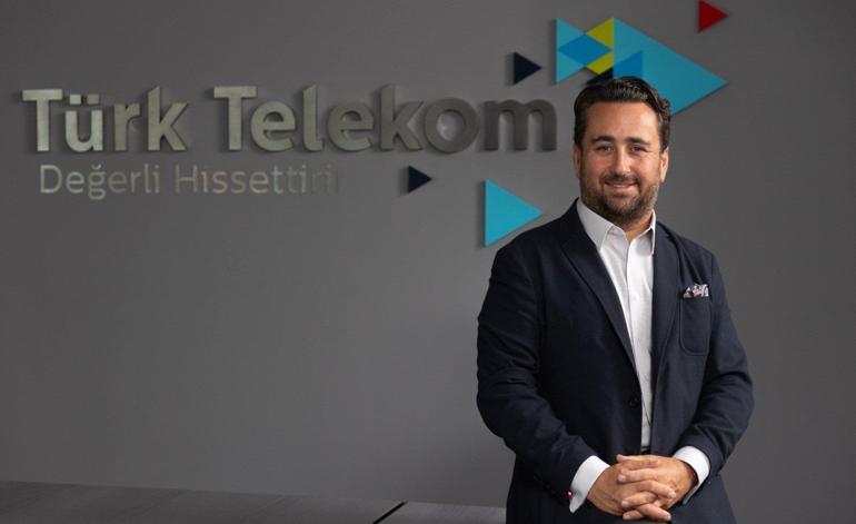 Türk Telekom, Dünya Yaşlılar Günü’nde Darülaceze sakinlerini AKM’de ağırladı