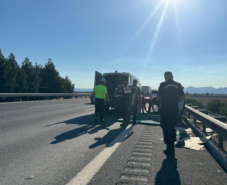 TIR ile kamyonet kazası ardından bölgeye giden cenaze aracı da traktörle çarpıştı: 2 ölü, 4 yaralı