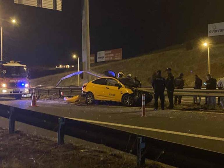 Ankarada refüje çarpan taksi bariyere saplandı, sürücü öldü