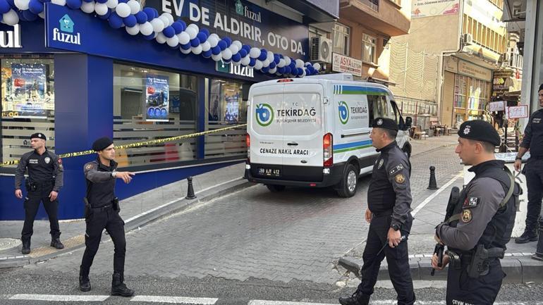 Mağaza çalışanı 1 kişiyi öldürdü, 1i polis 4 kişiyi yaraladı