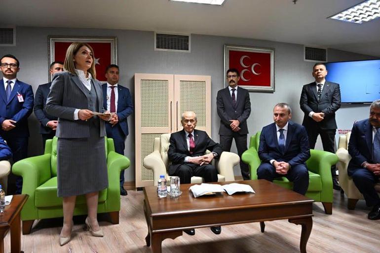 Bahçeli: Ellerini sıkmam, Türkiye partisi olmanın işareti olarak görülmelidir