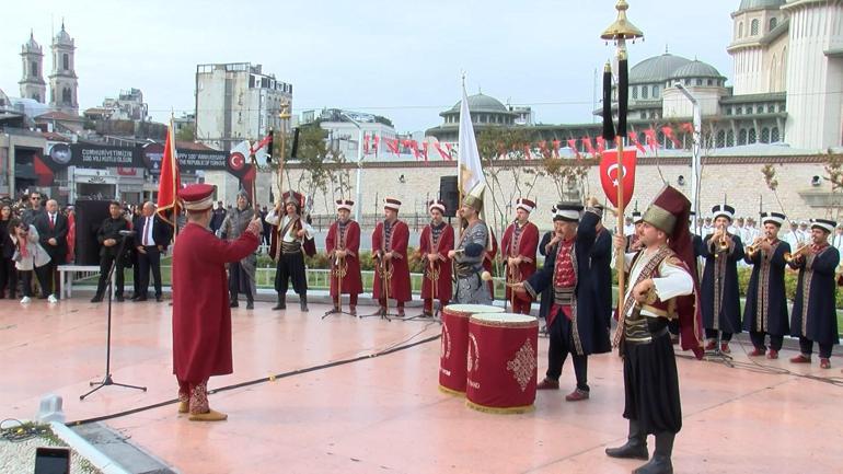 Taksim’de İstanbulun düşman işgalinden kurtuluşunun 101. yıldönümü törenle kutlandı