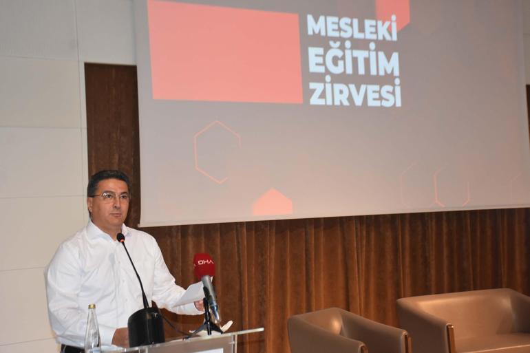 İzmirde Mesleki Eğitim Zirvesinin ikincisi gerçekleştirildi