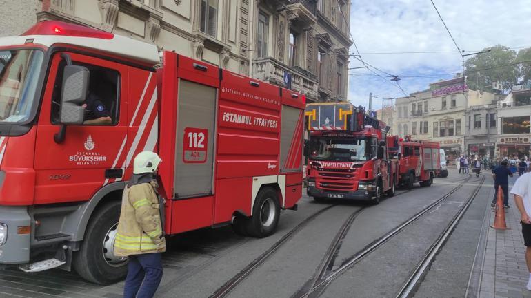 Beyoğlu Belediyesinde trafo patladı; bina boşaltıldı