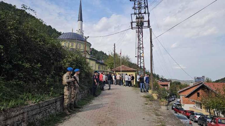 Öldürülen dayı ile yeğeninin cenazesinde jandarma timleri güvenlik önlemi aldı