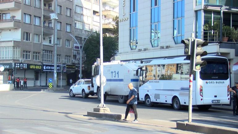 Diyarbakırda yasağa rağmen DEM Parti’nin düzenlemek istediği miting öncesi polis önlemi