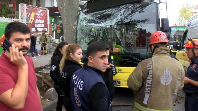 Bahçelievlerde İETT otobüsü ağaca çarptı, 7 yaralı