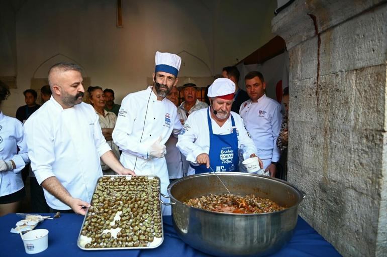 Kuşadasındaki salyongoz düellosunda kazanan dostluk oldu