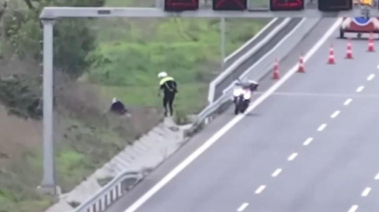 Eyüpsultan’da motosikletliler kaçtı polis kovaladı o anlar kamerada