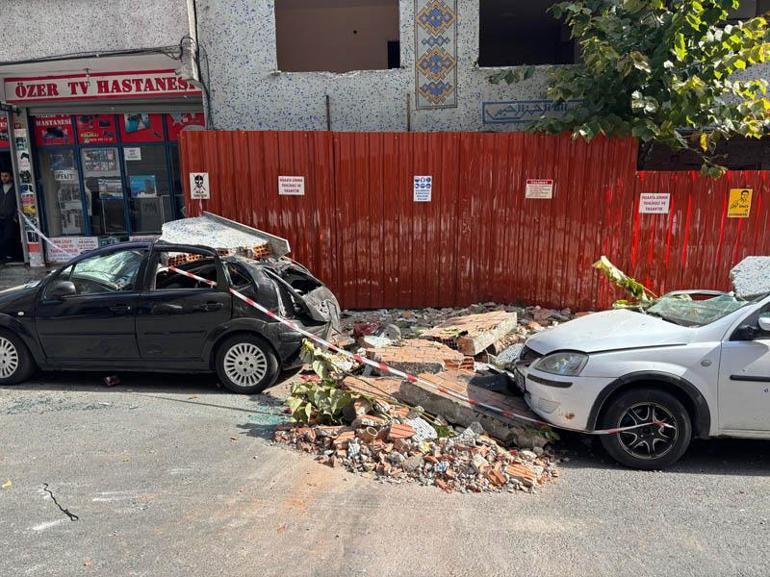 Esenlerde 3 katlı binanın çatısının çöktüğü anlar kamerada