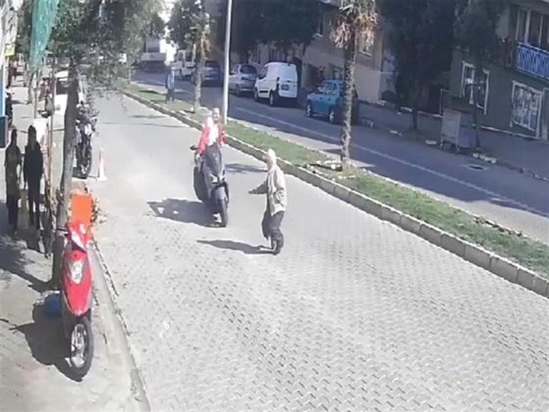 Bursada motosikletin çarptığı yaya öldü; kaza kamerada