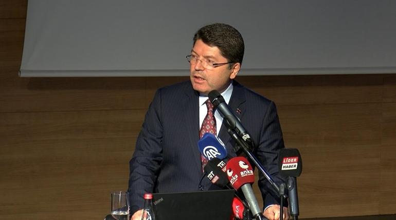 Bakan Tunç: Darbecilerin yazdığı bir anayasa ile Türkiye yüzyılına başlamak bizim için bir yüz karasıdır