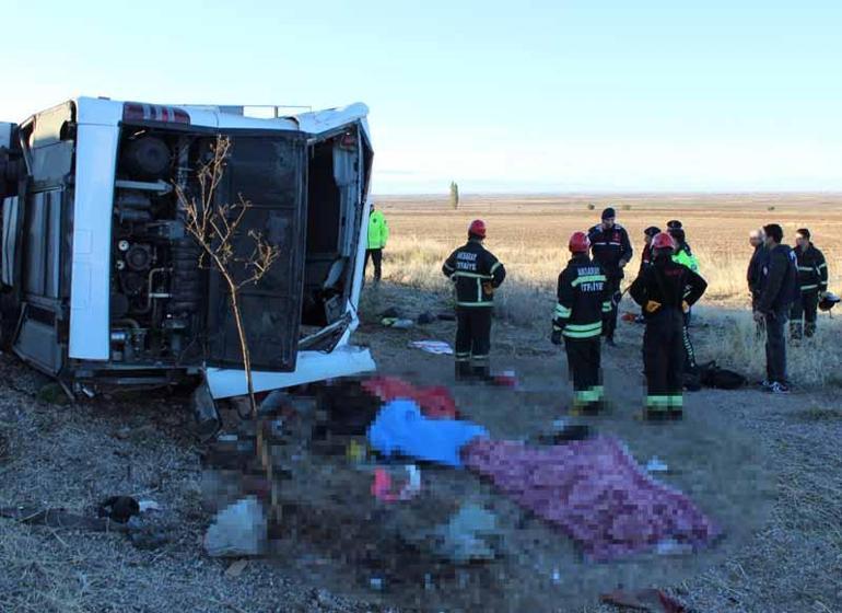 Aksarayda tur otobüsü devrildi; 6 ölü, 34 yaralı